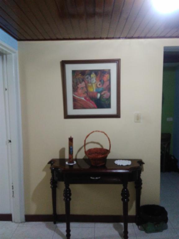 Como En Casa! Restaurante Y Hostal Μπογκοτά Εξωτερικό φωτογραφία