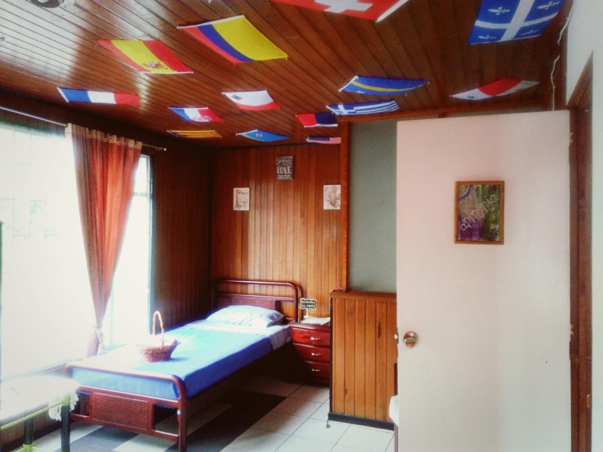 Como En Casa! Restaurante Y Hostal Μπογκοτά Εξωτερικό φωτογραφία